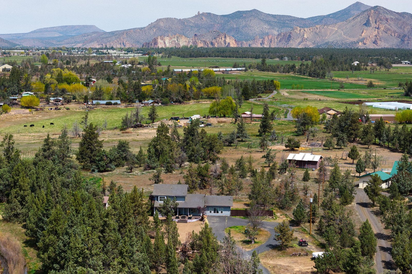 999 NE King Way — Redmond, OR