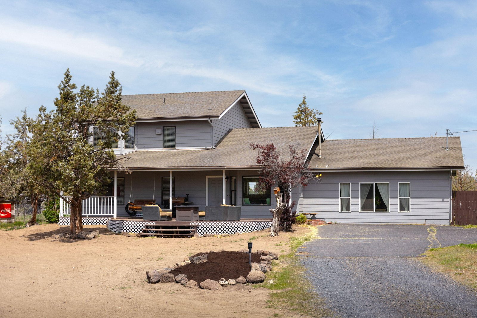 999 NE King Way photo 2