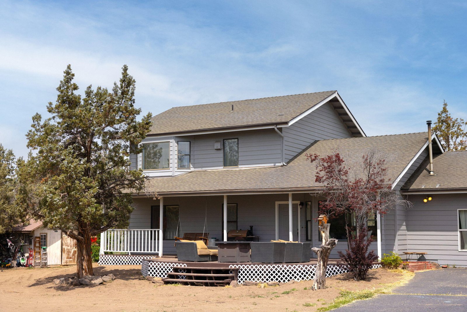 999 NE King Way photo 3